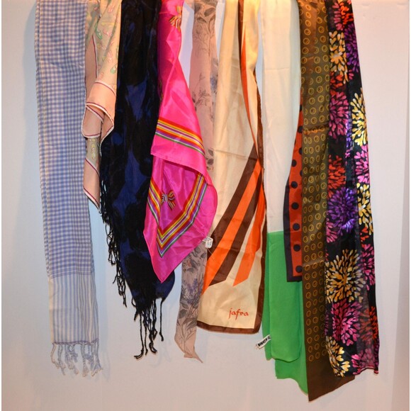 Pretty Scarves Bombshell to Boho Vintage Collection......Ten - Picture 1 of 8